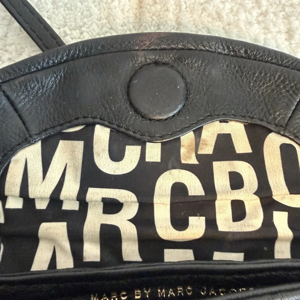 Marc by Marc Jacobs Black Pebbled Leather Handbag Purse Gold Chain Chic